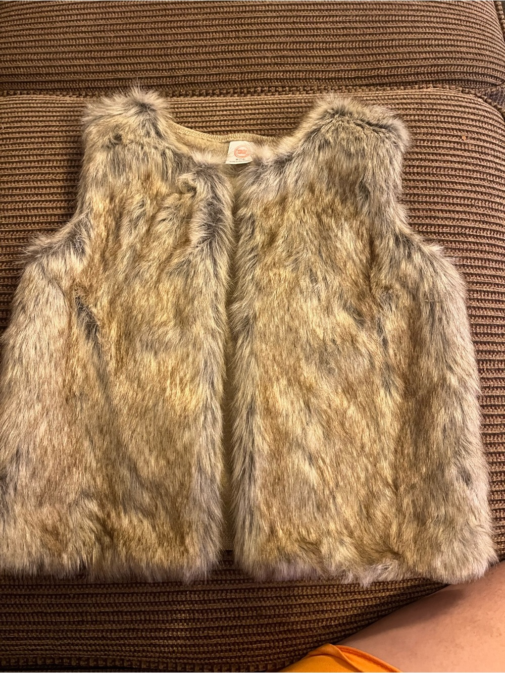 (190) wonder nation Faux Fur Vest in Tan and Brown